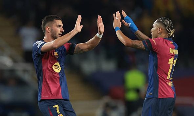 Hàng công bùng nổ giúp Barcelona giành chiến thắng.