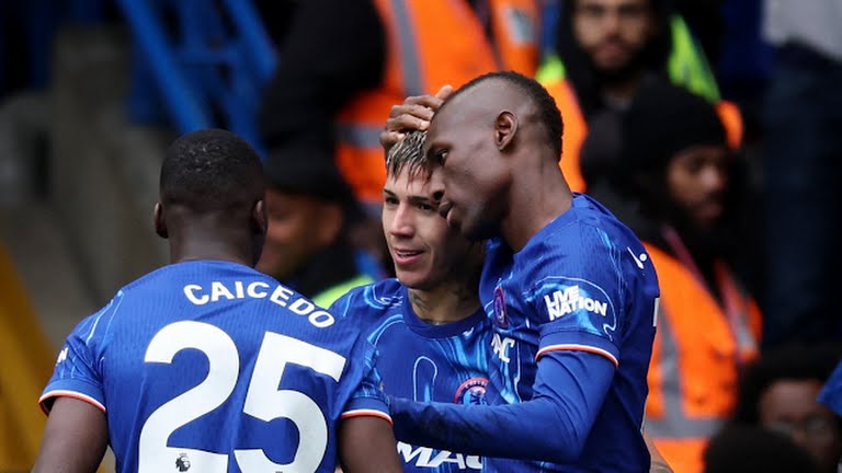 Fernandez đã nhanh chóng mở tỷ số cho Chelsea.