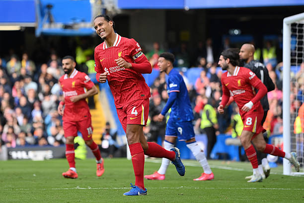 Van Dijk vẫn khẳng định đẳng cấp dù Liverpool thua trận.
