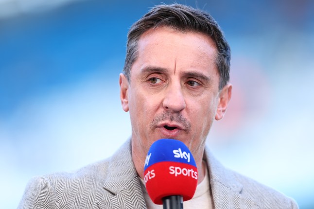 Neville vẫn đặt niềm tin vào Arsenal.