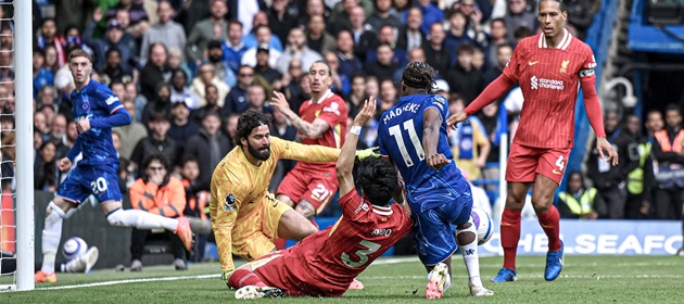The Blues khuất phục đương kim vô địch Liverpool.