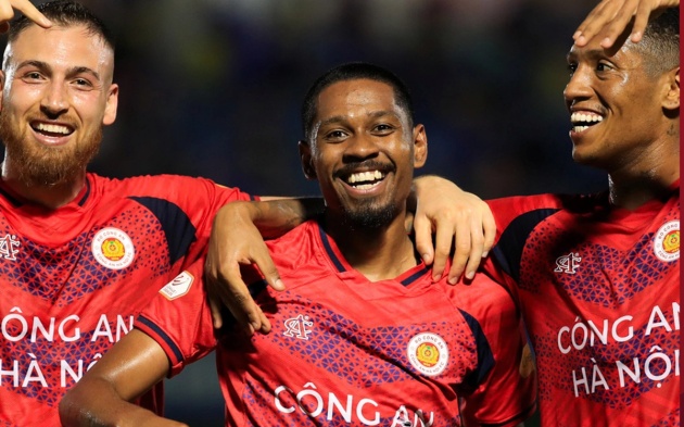 Quang Vinh có bàn thắng đầu tiên ở V.League.