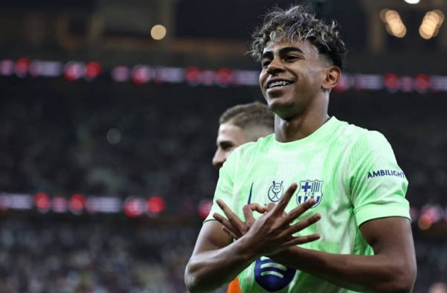 Barca cũng trình diễn một lối chơi tấn công bốc lửa.