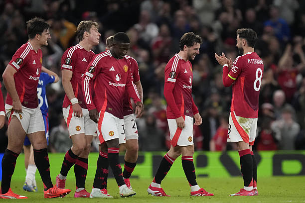 Man United giành thắng lợi ngoạn mục.