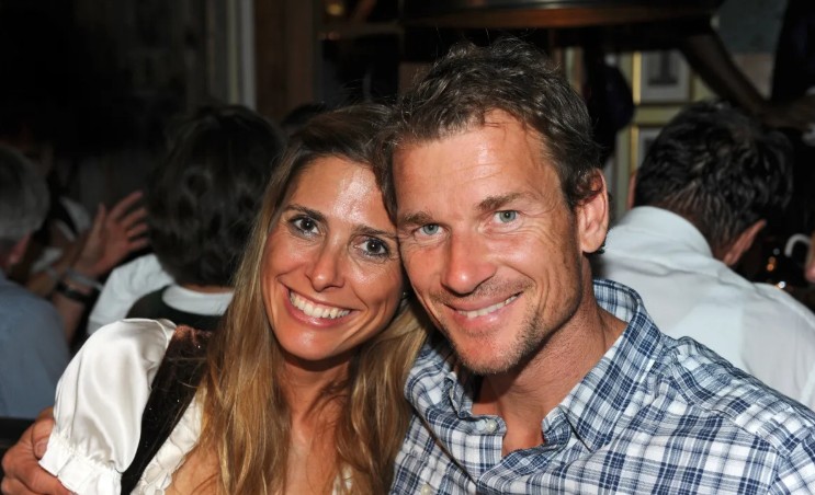 Jens Lehmann nhiều lần bị cảnh sát triệu tập, điều được cho khiến Conny cảm thấy không hài lòng.