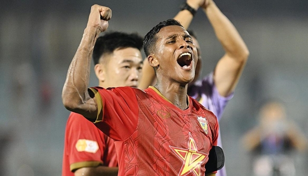 Adou Minh đặt quyết tâm lên tuyển Việt Nam.