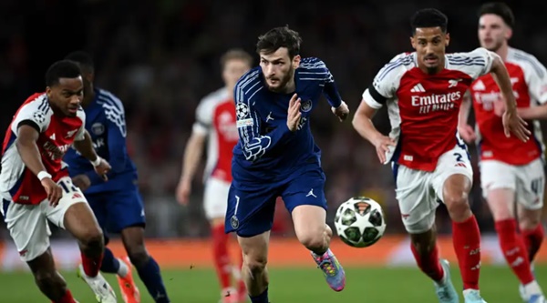 Arsenal đã đứng trước cơ hội để chiêu mộ Kvaratskhelia.