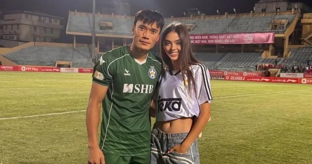 Tiến Dũng và vợ.