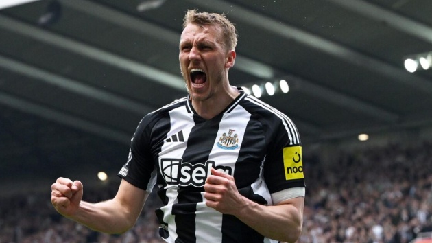 Newcastle cạnh tranh suất dự Champions League.