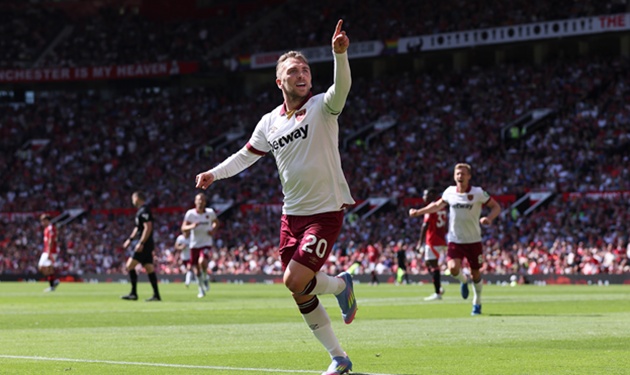 Bowen ghi bàn vào lưới Man Utd
