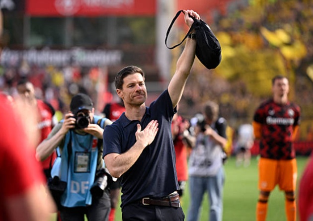 Xabi Alonso chia tay BayArena trong sự tiếc nuối.
