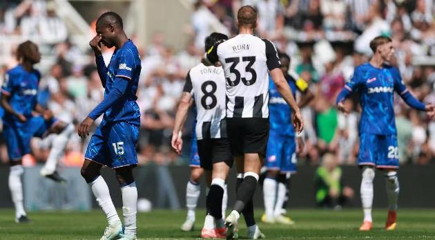 Jackson gây thất vọng tột cùng trước Newcastle.