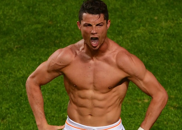 Ronaldo cởi áo ăn mừng sau khi kết liễu Atletico.