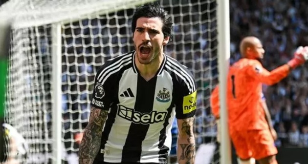 Cơ hội mở ra với Newcastle sau khi hạ Chelsea.