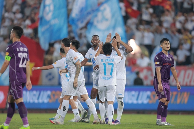 Nam Định đang có lợi thế lớn để vô địch V-League mùa này. Ảnh: VPF.