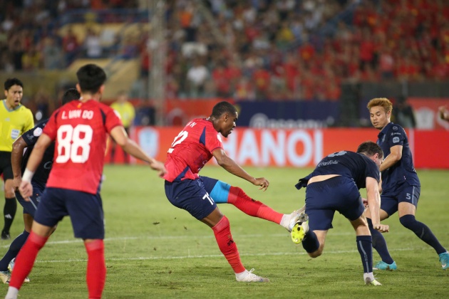 CAHN hòa 2-2 Buriam.