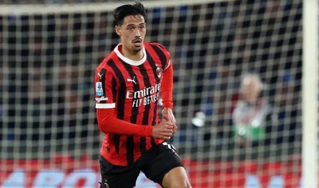 Tiền vệ người Hà Lan gây ấn tượng trong màu áo Milan.