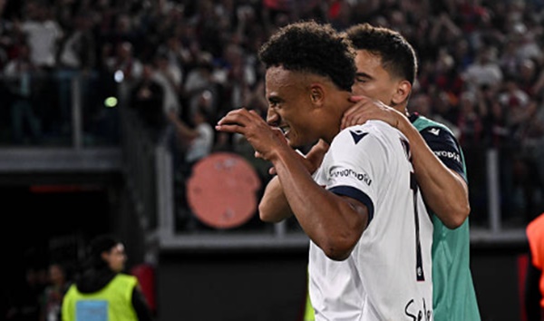 Ndoye gieo sầu cho Milan.