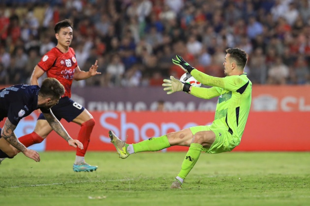 Nguyễn Filip có màn trình diễn hay trước Buriram United.