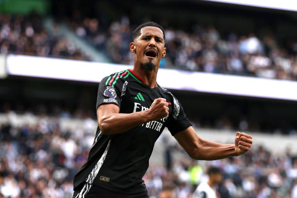 Arsenal đang nỗ lực gia hạn với Saliba.