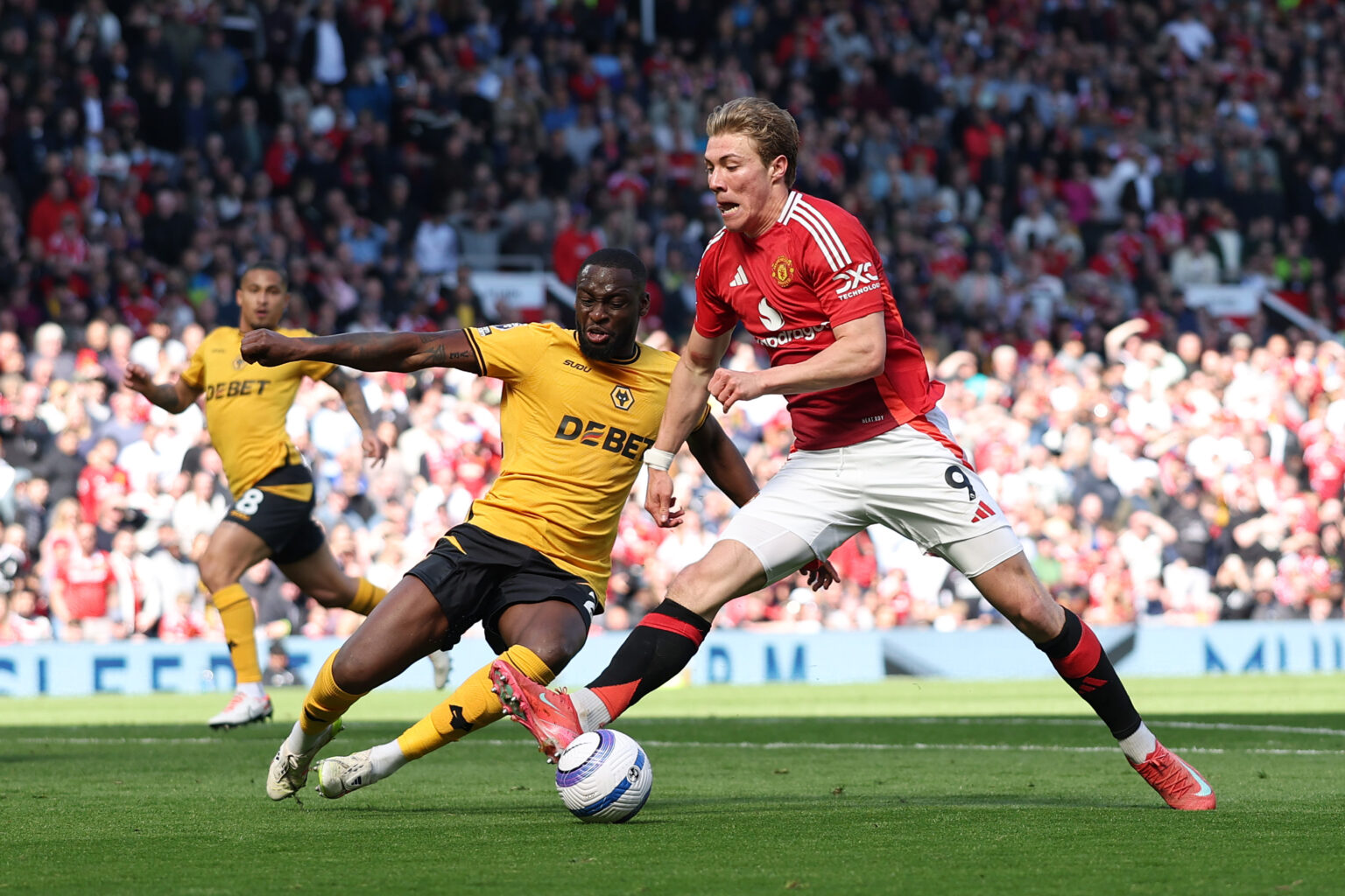 Jose Mourinho săn tiền đạo Man United Rasmus Hojlund