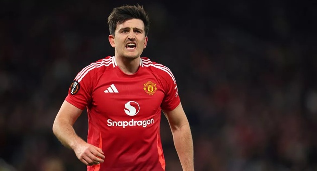 Trận gặp Chelsea là cơ hội để Amorim tìm ra người thi đấu cùng Maguire tại chung kết Europa League