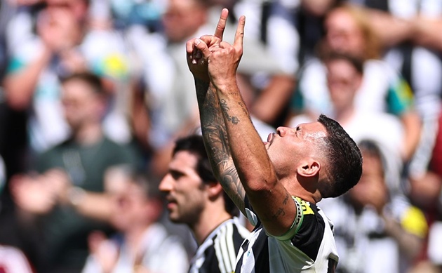 Newcastle giữ quyền tự quyết cho suất dự Champions League mùa sau