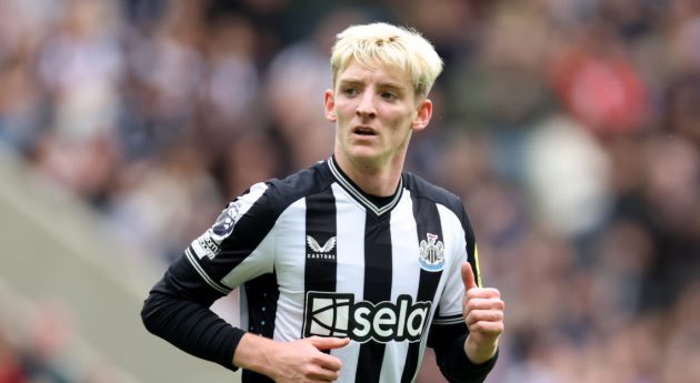 Arsenal đẩy mạnh chiêu mộ Gordon giữa bất ổn tài chính của Newcastle
