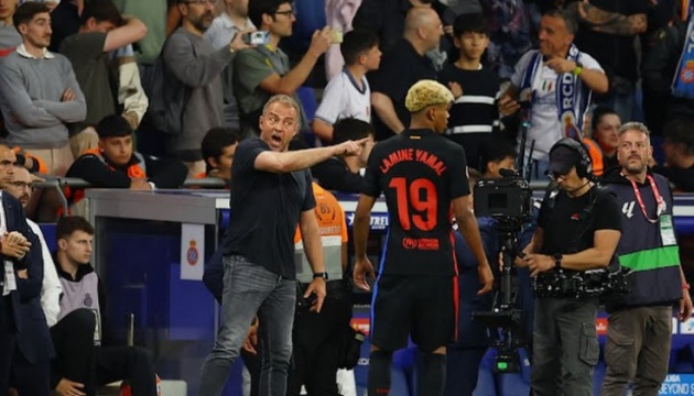 Hansi Flick khen ngợi Yamal, nhắc về sức mạnh tinh thần Barca
