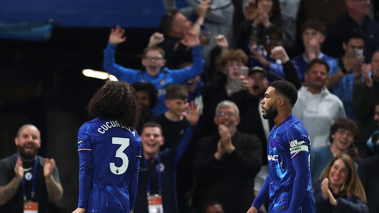 Glenn Hoddle khen ngợi Cucurella đã lột xác sau trận thắng Man United