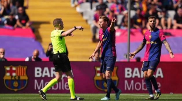 Frenkie de Jong trở thành thủ lĩnh không thể thiếu của Barcelona