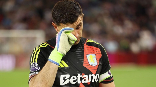 Emiliano Martinez các nhắc các lựa chọn ở châu Âu nếu rời Aston Villa