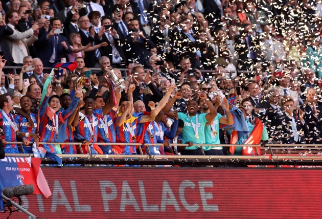 Chúc mừng tân vương FA Cup 2024/25 - một chương sử mới đầy cảm xúc và ý nghĩa của Crystal Palace.
